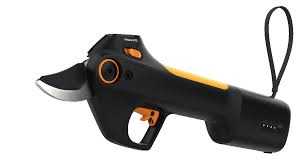Секатор акумуляторний Fiskars ePruner M Bypass із вбудованим акумулятором 8В 4 Ач (1082297)